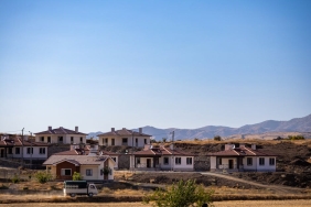 Burhanettin-Duran-8216Ev-Sahibi-Turkiye8217-Yurt-Disindaki-Turklere-Konut-Imkani-Sunuyor-featured