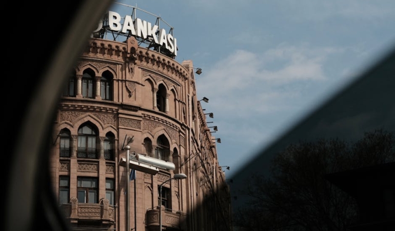 Emekli-Promosyonlarinda-Yeni-Rekor-Hangi-Banka-Ne-Kadar-Veriyor-featured