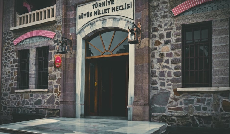 Emeklilere-OTV8217siz-Arac-Sartlari-ve-Meclis-Gelismeleri-featured